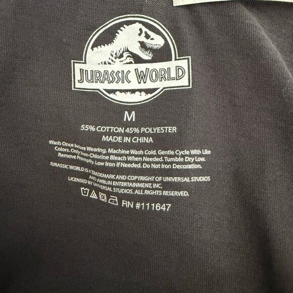 Jurassic World Sleeveless Graphic T-Shirt Women’s M Casual Tank - Picture 4 of 4